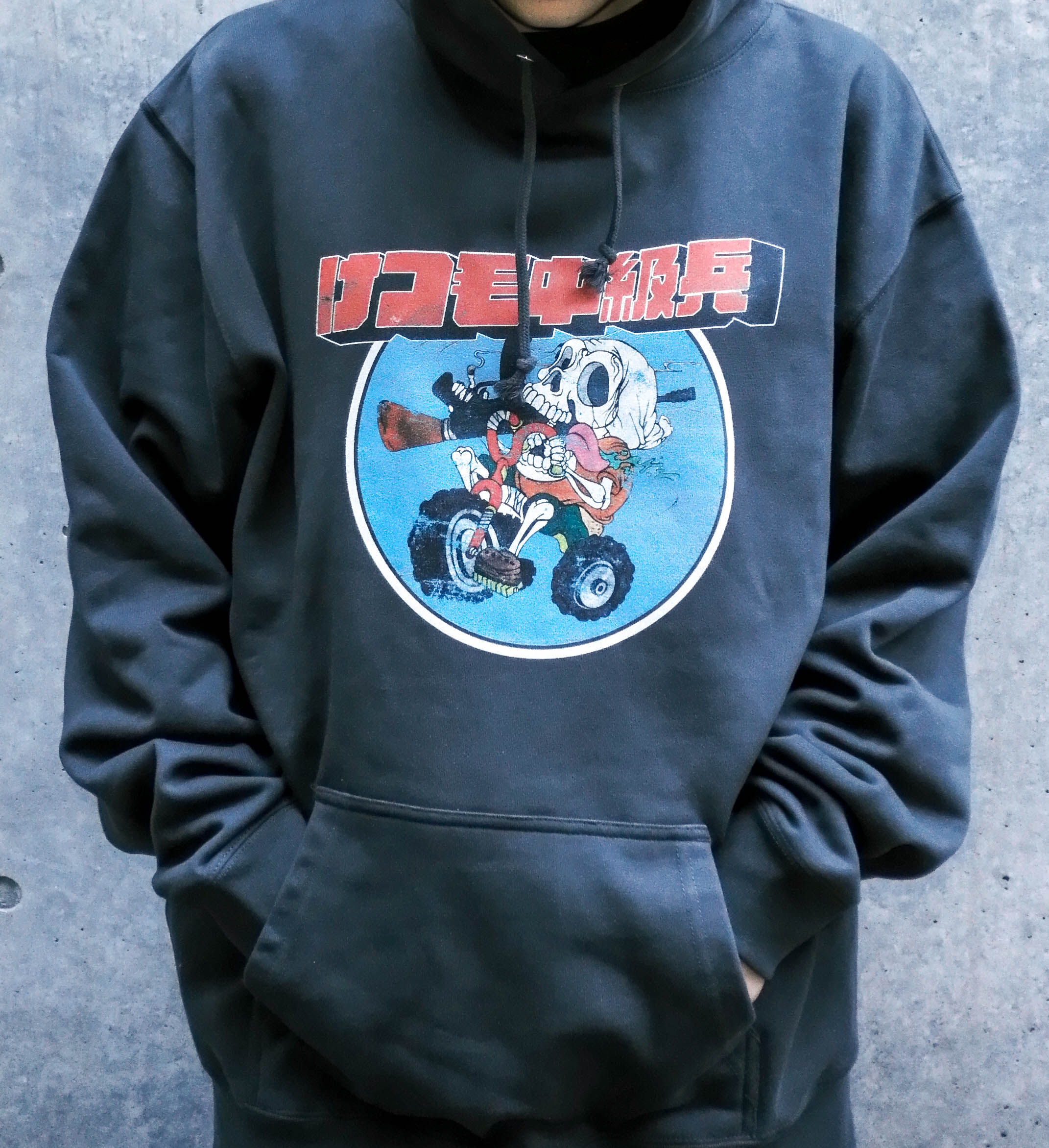 けつ毛中級兵 - GRAPHIC HOODIE BLACK